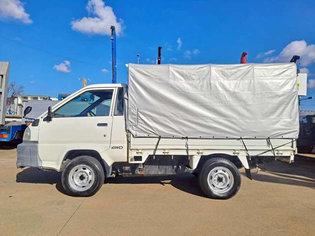 Toyota Light Ace Truck 4