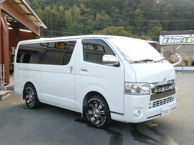 Toyota Hiace Van 5