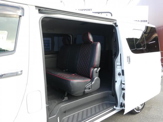 Toyota Hiace Van 6