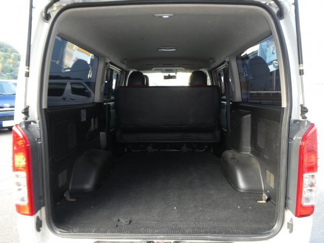 Toyota Hiace Van 7