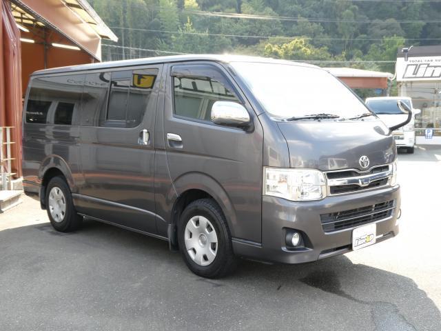 Toyota Hiace Van 5