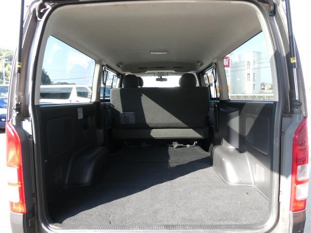 Toyota Hiace Van 7