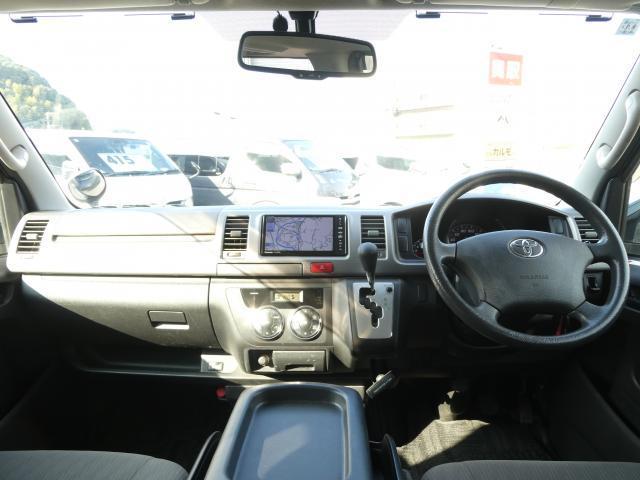 Toyota Hiace Van 8