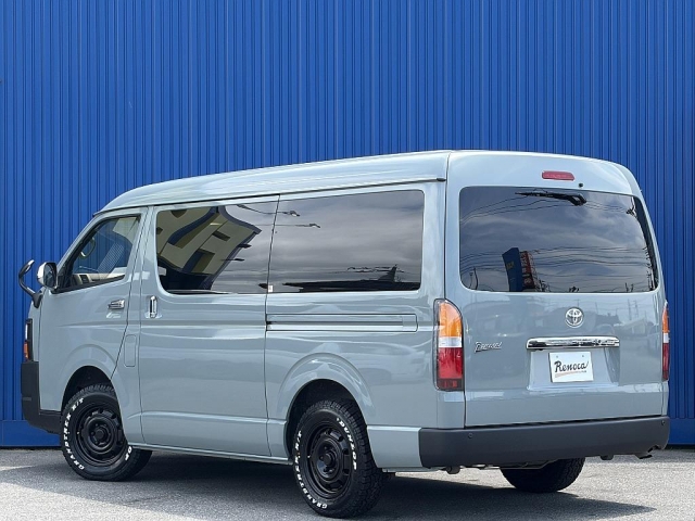 Toyota Hiace 4