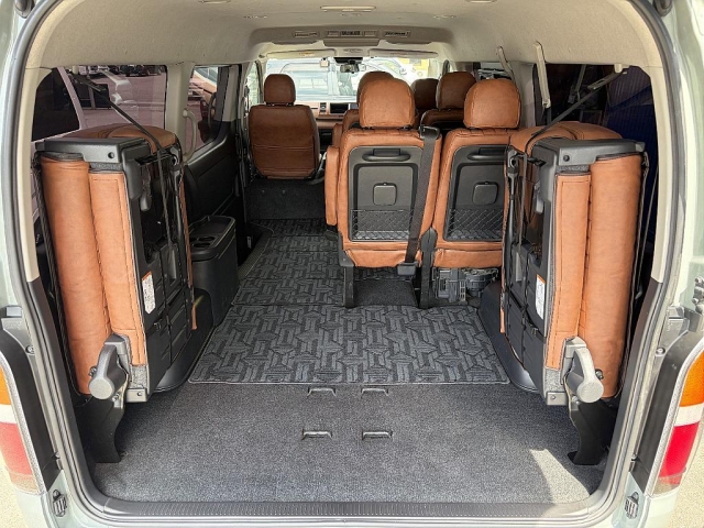 Toyota Hiace 10