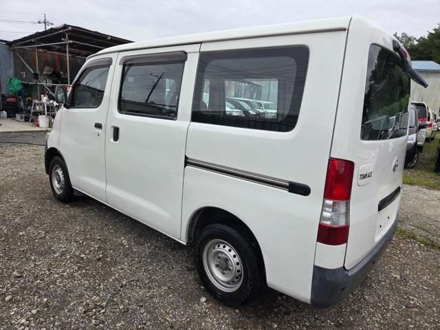 Toyota Town Ace Van 12