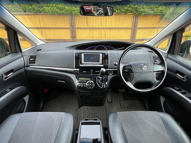 Toyota Estima 4