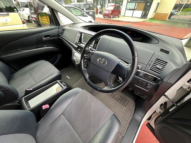 Toyota Estima 8