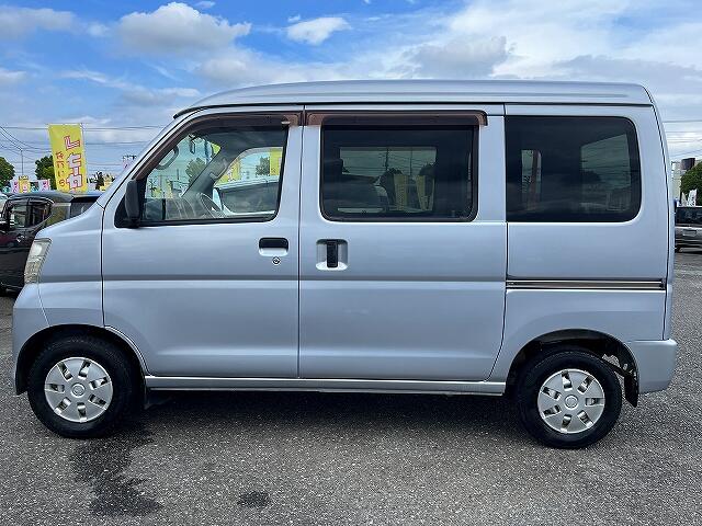 Daihatsu Hijet Cargo 12