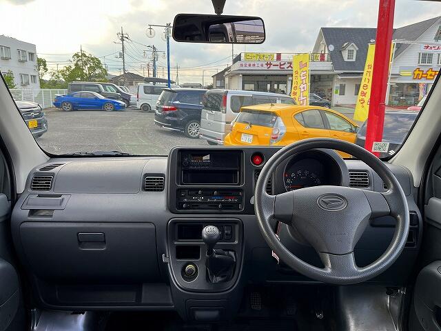 Daihatsu Hijet Cargo 3