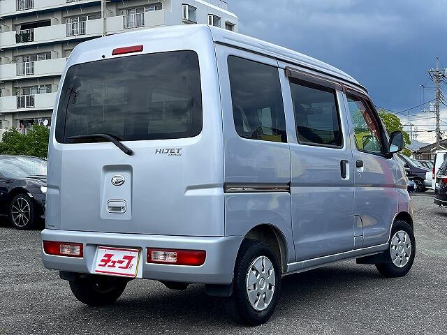 Daihatsu Hijet Cargo 5