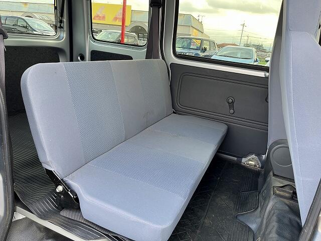 Daihatsu Hijet Cargo 8