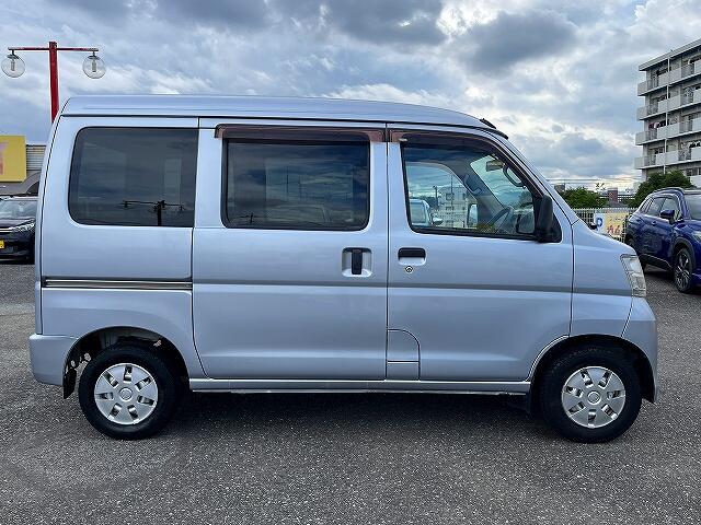 Daihatsu Hijet Cargo 10