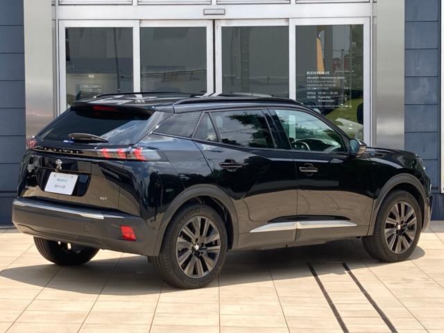 Peugeot SUV e-2008 10