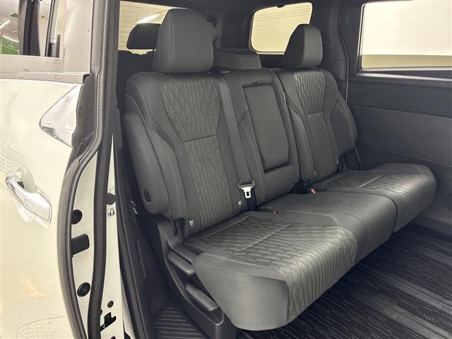 Toyota Alphard 11