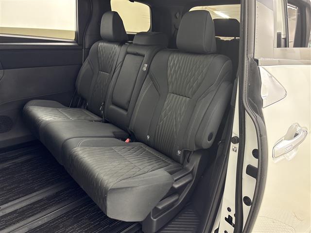 Toyota Alphard 12