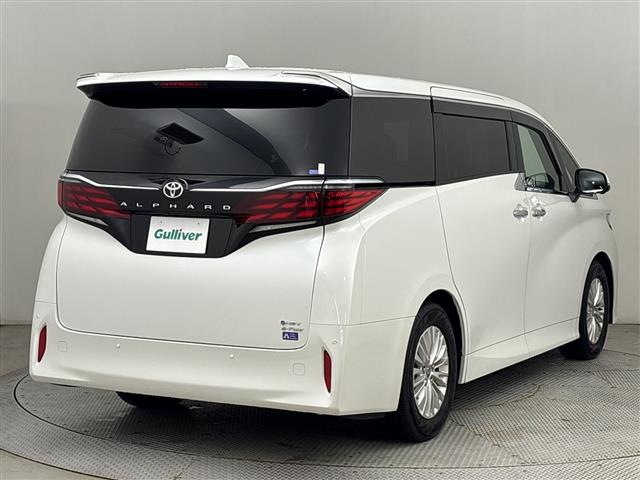 Toyota Alphard 4