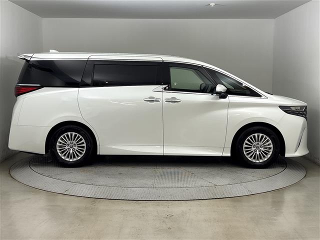 Toyota Alphard 8