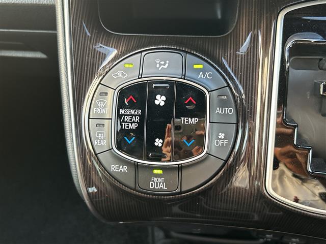 Toyota Esquire 11