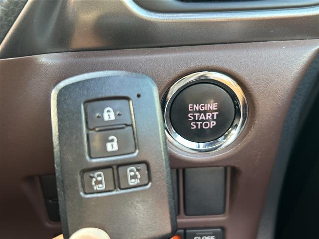 Toyota Esquire 9