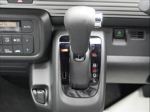 Honda N-VAN 11