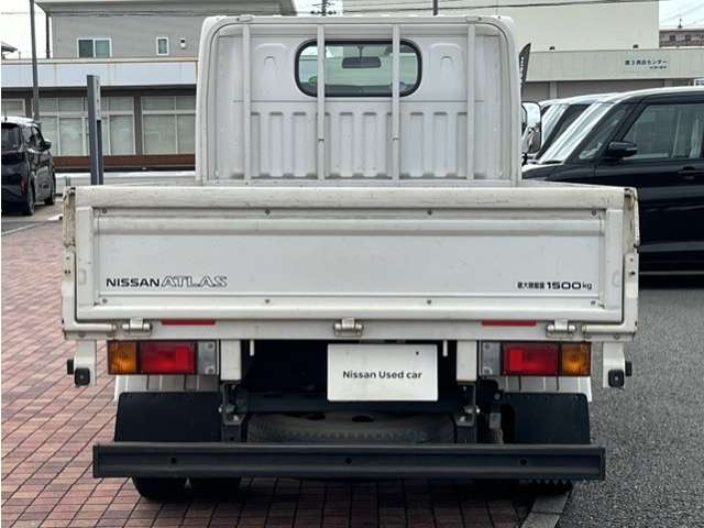 Nissan Atlas 5