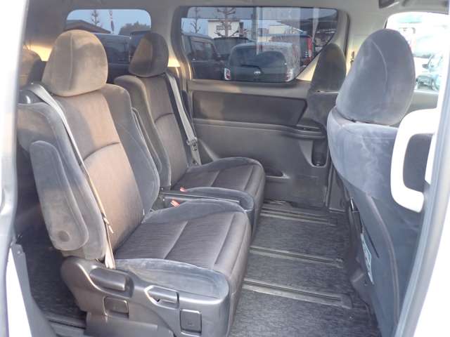 Toyota Vellfire 11