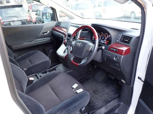 Toyota Vellfire 10