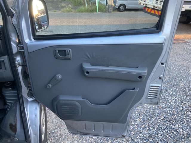 Mitsubishi Minicab MiEV 10