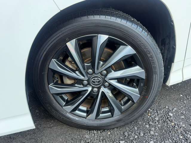 Toyota Voxy 11
