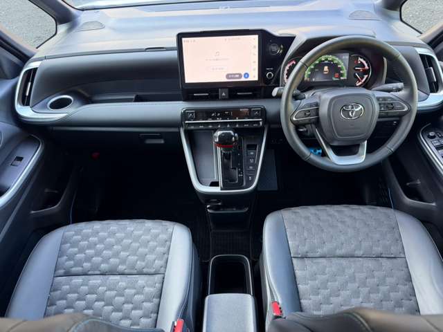 Toyota Voxy 4
