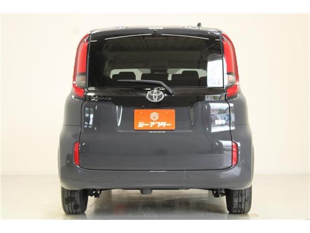 Toyota Sienta 13