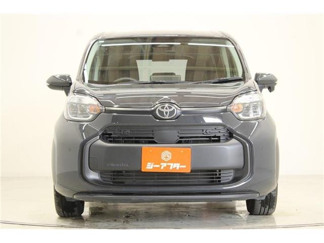 Toyota Sienta 9