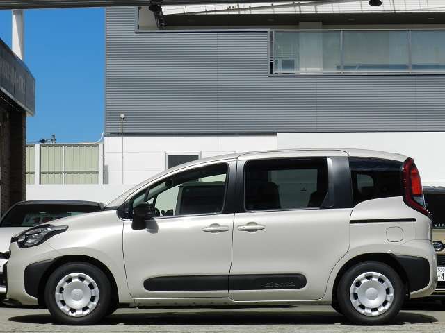 Toyota Sienta 12