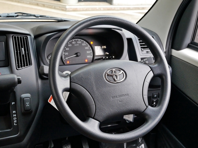 Toyota Town Ace Van 7