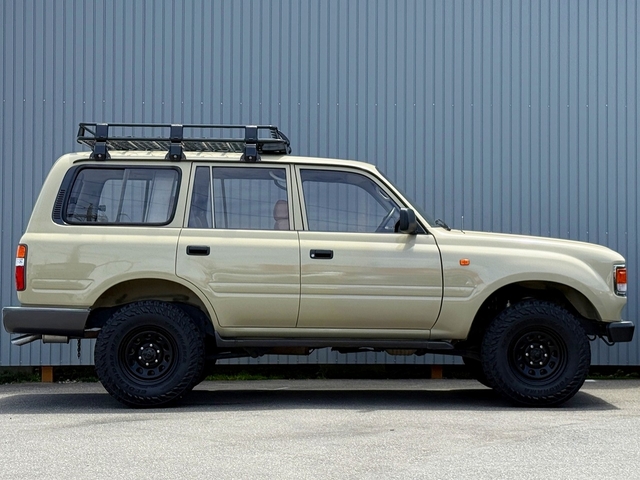 Toyota Land Cruiser 80 12
