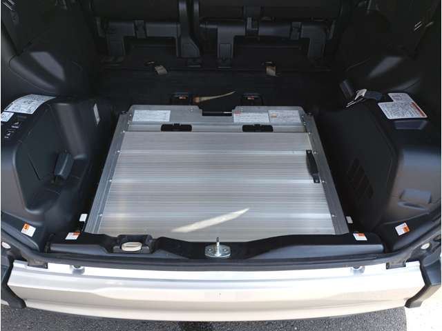 Toyota Noah 12
