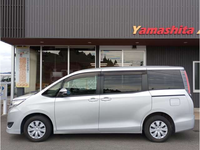 Toyota Noah 8