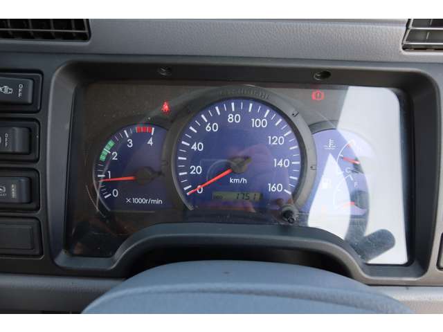 Mitsubishi Fuso Canter 4