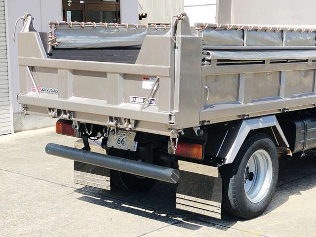 Hino Dutro 12