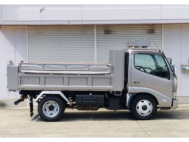 Hino Dutro 7