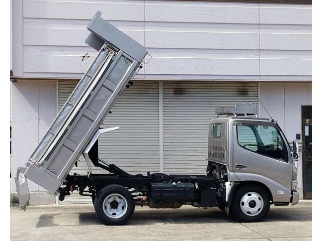 Hino Dutro 8