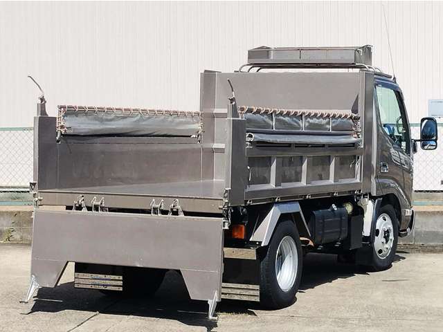 Hino Dutro 9