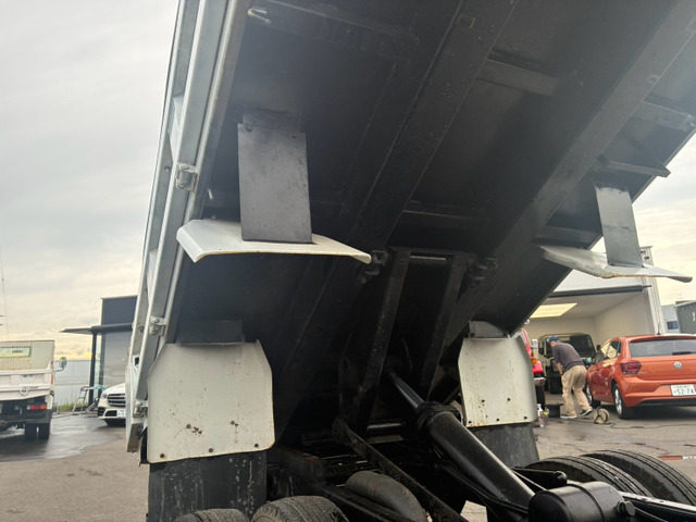 Mitsubishi Fuso Canter 12