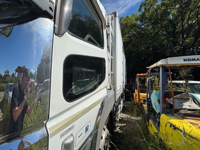 Mitsubishi Fuso Super Great 6