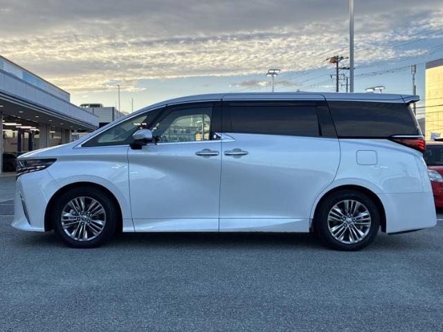 Toyota Alphard 5