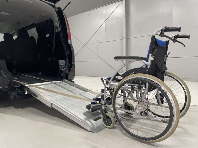 Toyota Esquire 8