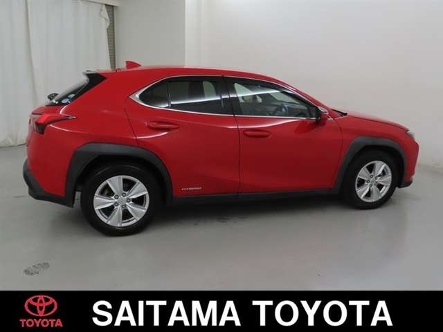 Lexus UX 8