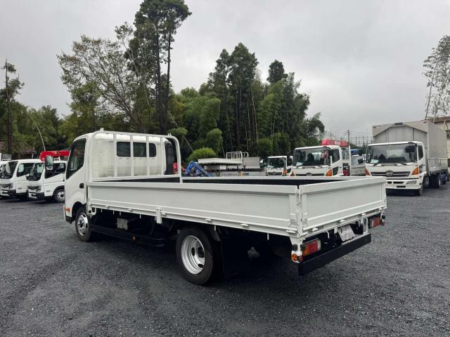 Hino Dutro 6