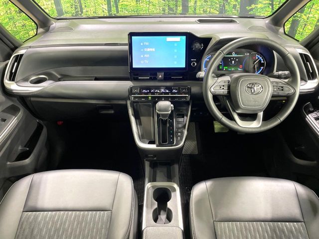 Toyota Noah 2